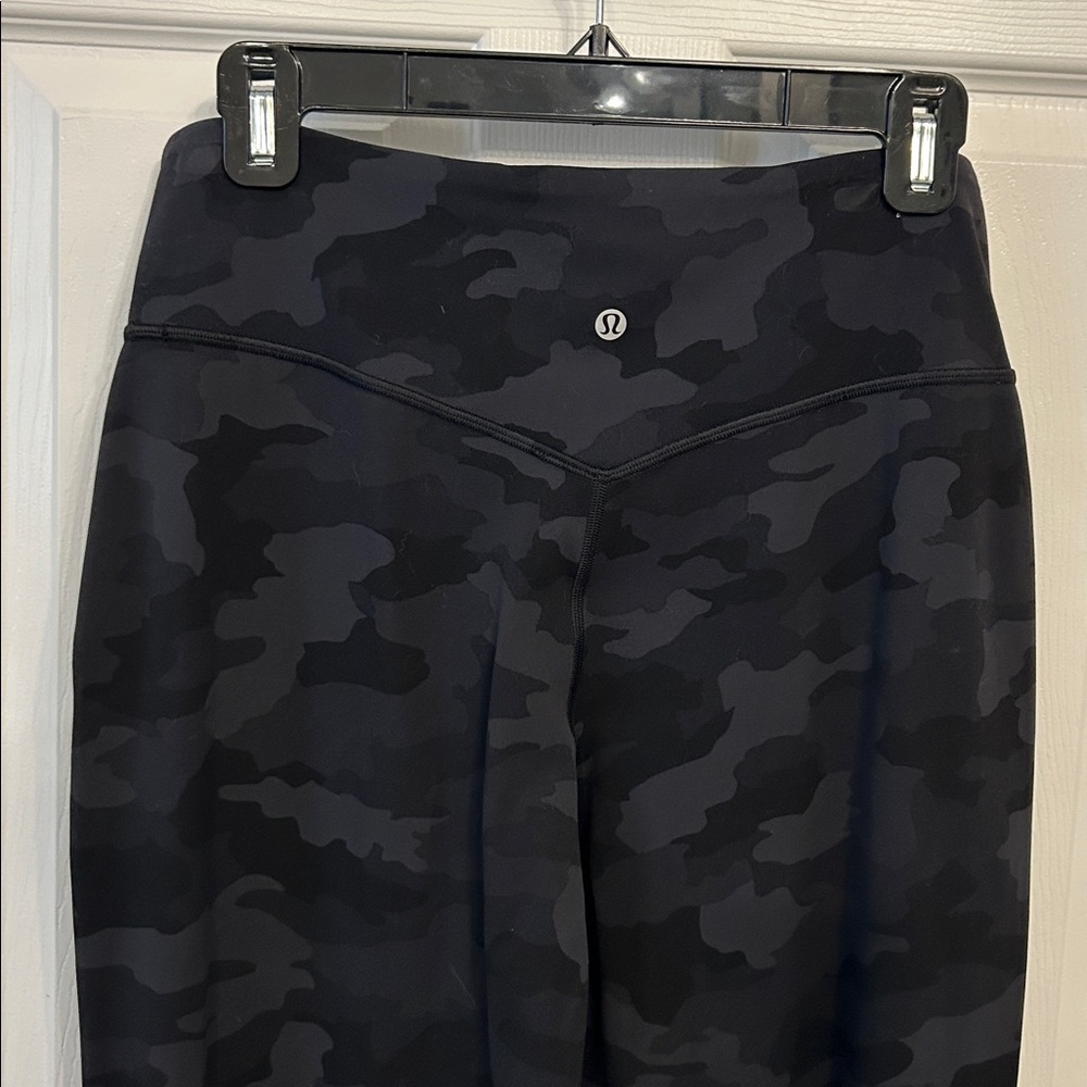 Lululemon Align High-Rise Jogger. 28 inch. Size 10. Black camo. Like new!